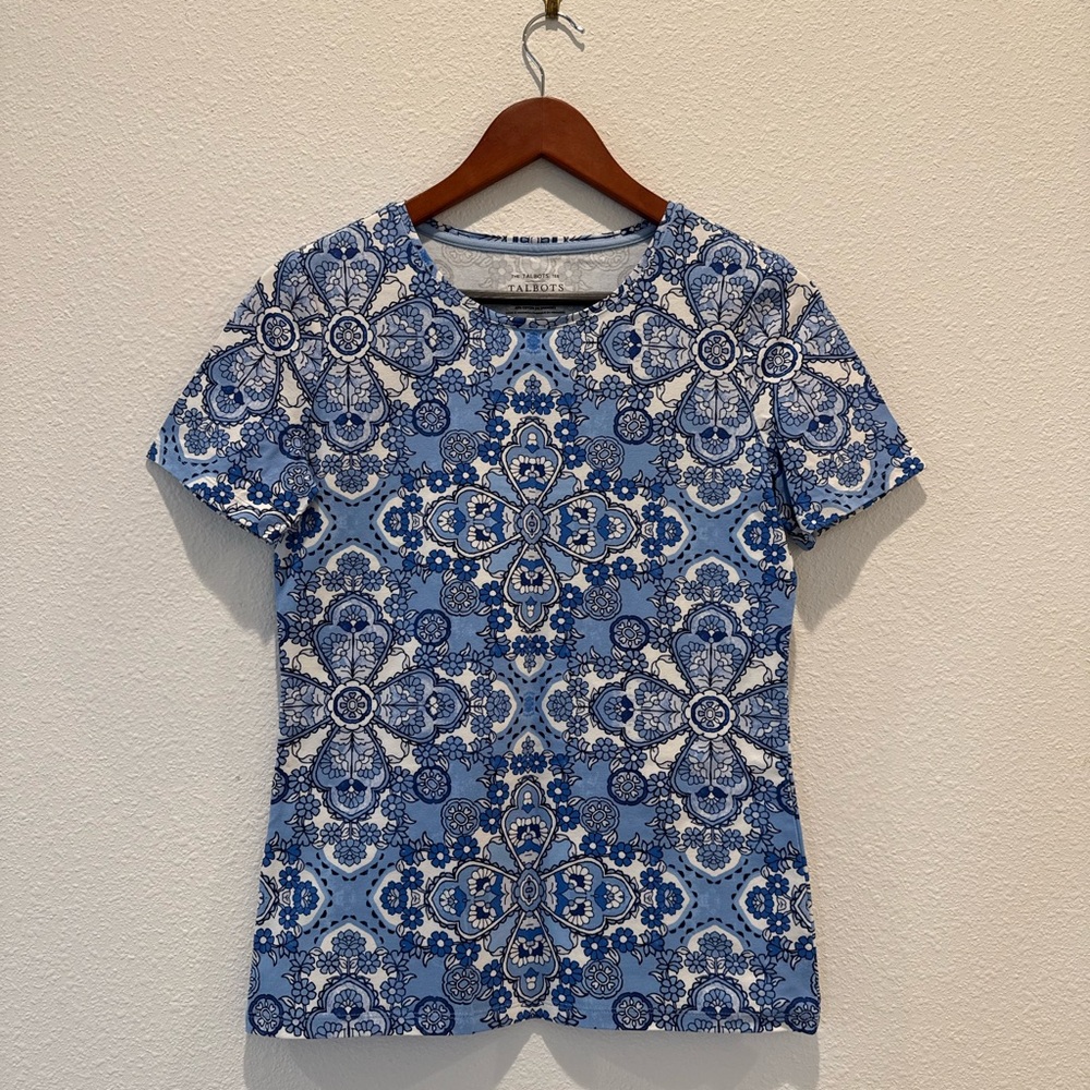 Talbots Blue and White Patterned Short Sleeve Top